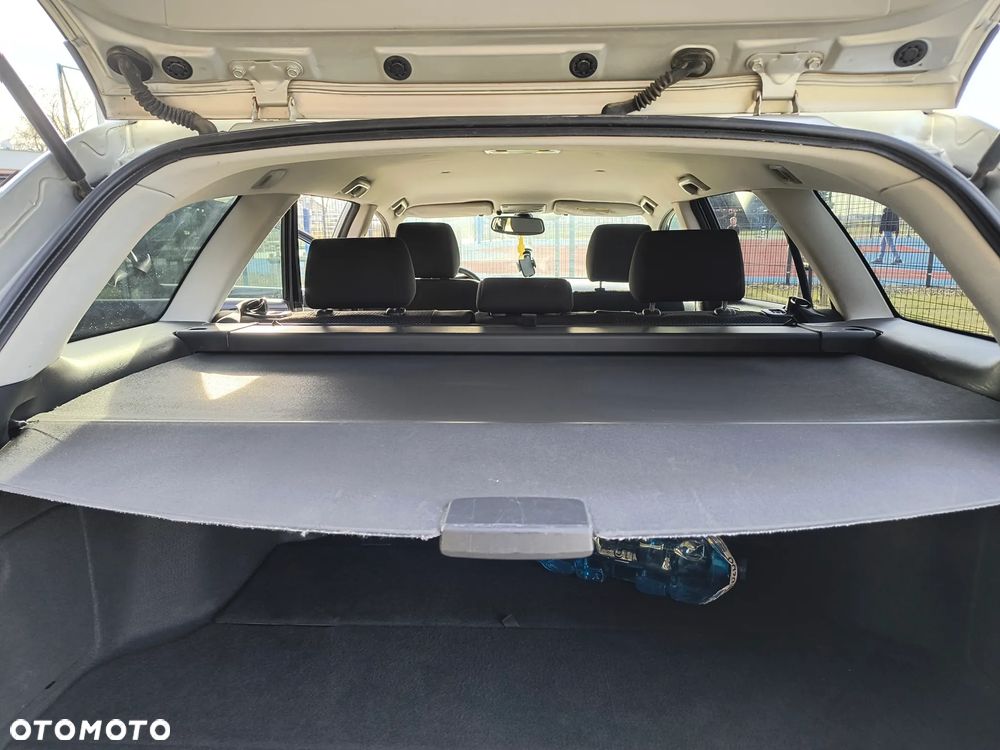 Toyota Avensis 1.8 VVT-i Sol - 6