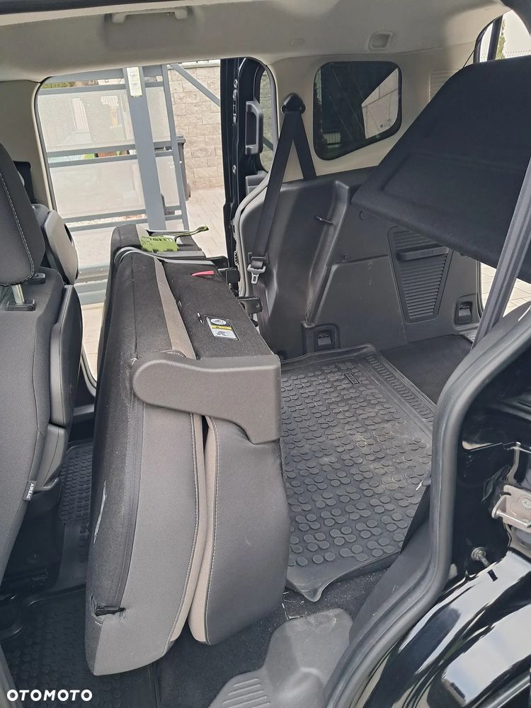 Ford Tourneo Courier - 14