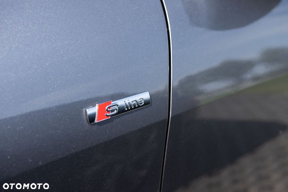 Audi Q4 e-tron - 7