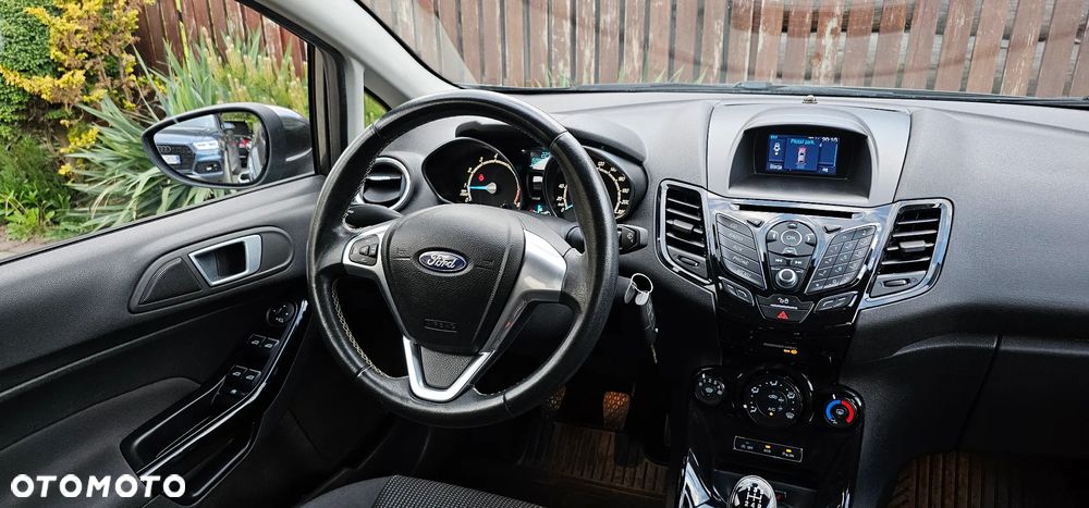 Ford Fiesta 1.0 EcoBoost S&S TITANIUM - 8