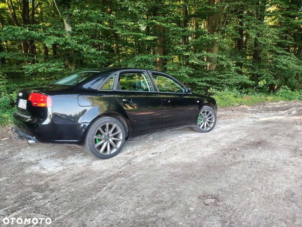 Audi A4 Limousine - 8
