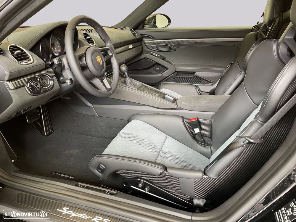 Porsche 718 Spyder - 9