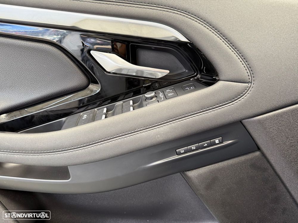 Land Rover Range Rover Evoque 1.5 P300e AWD Auto - 18