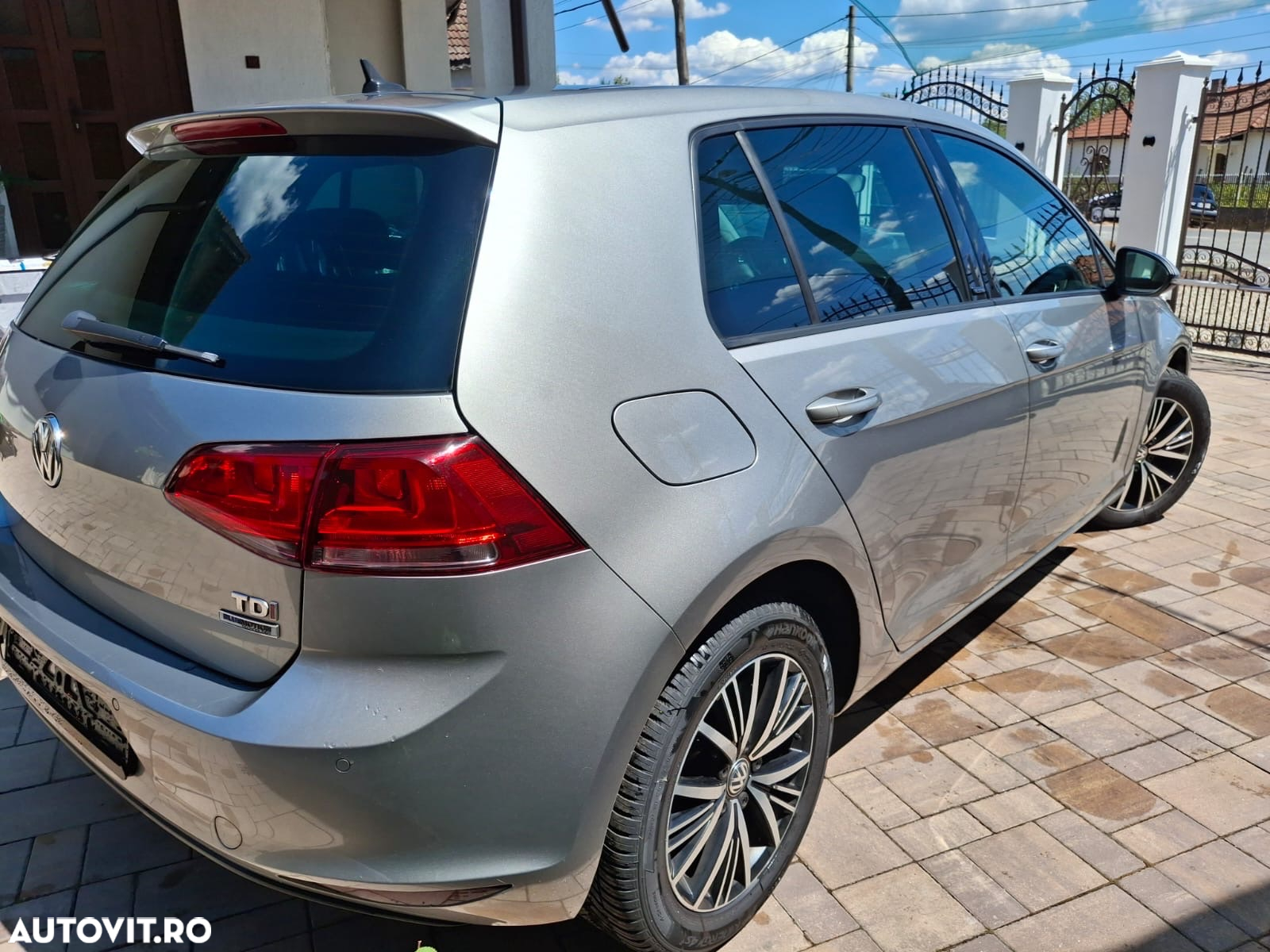 Volkswagen Golf Variant 1.6 TDI BlueMotion Technology Allstar - 4