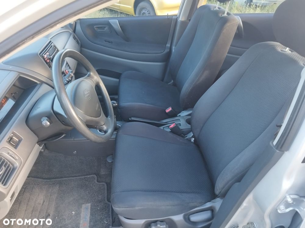 Suzuki Liana - 10