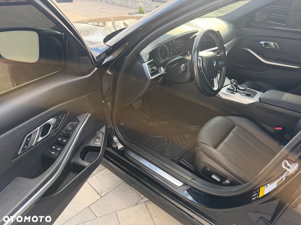 BMW Seria 3 330i xDrive - 8