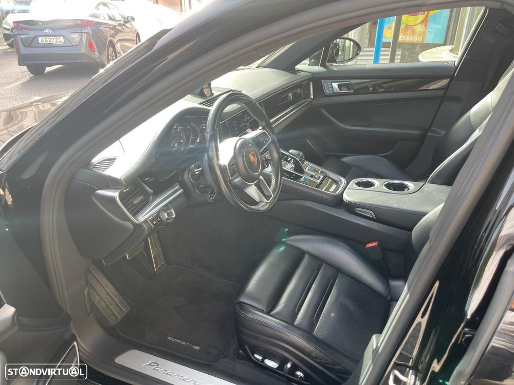 Porsche Panamera 4 E-Hybrid - 33