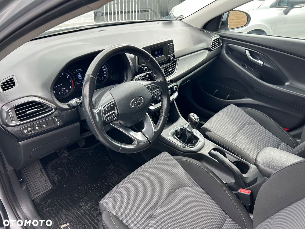 Hyundai i30 1.5 DPI Classic + - 8