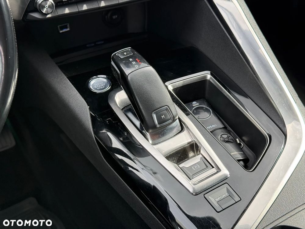 Peugeot 5008 1.6 PureTech Allure S&S EAT8 - 31