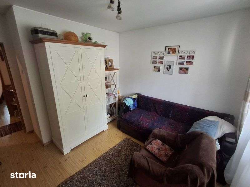 Vand apartament 3 camere in Baile Herculane,garaj si boxa — fotografia 3
