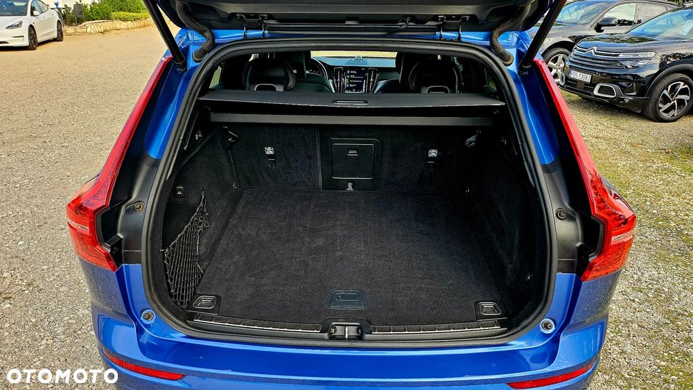 Volvo XC 60 D4 AWD R-Design - 28