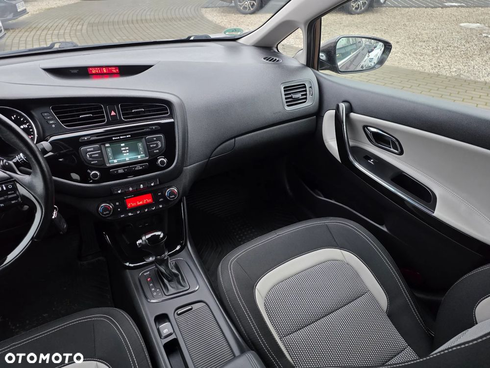 Kia Ceed 1.6 GDI DCT Platinum Edition - 36