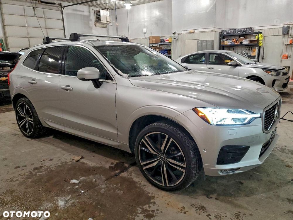 Volvo XC 60 T5 AWD R-Design - 1