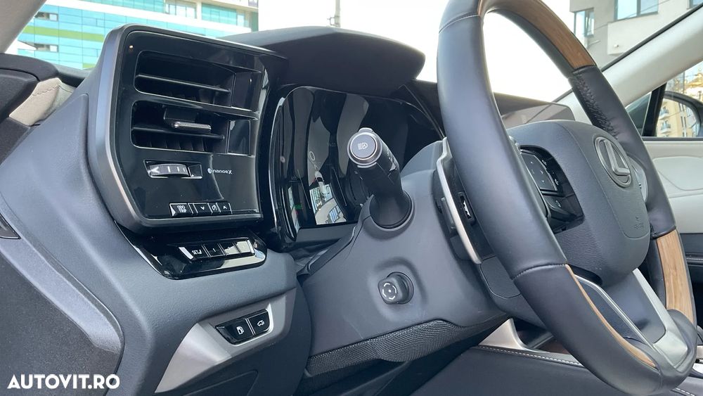 Lexus Seria RX 450h+ E-Four PHEV Luxury Mark Levinson - 38