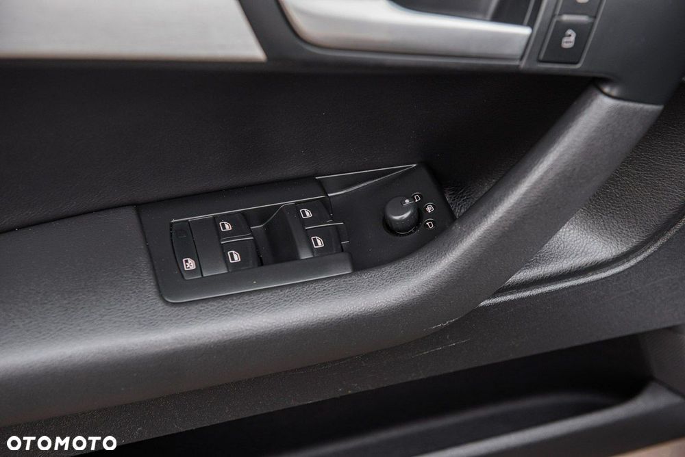 Audi A3 Sportback 2.0 TDI S line Sportpaket plus - 26