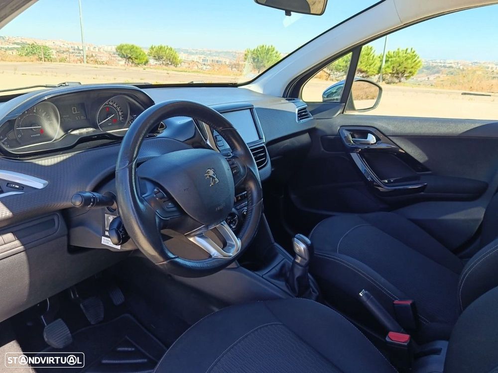 Peugeot 208 1.2 PureTech Style - 18