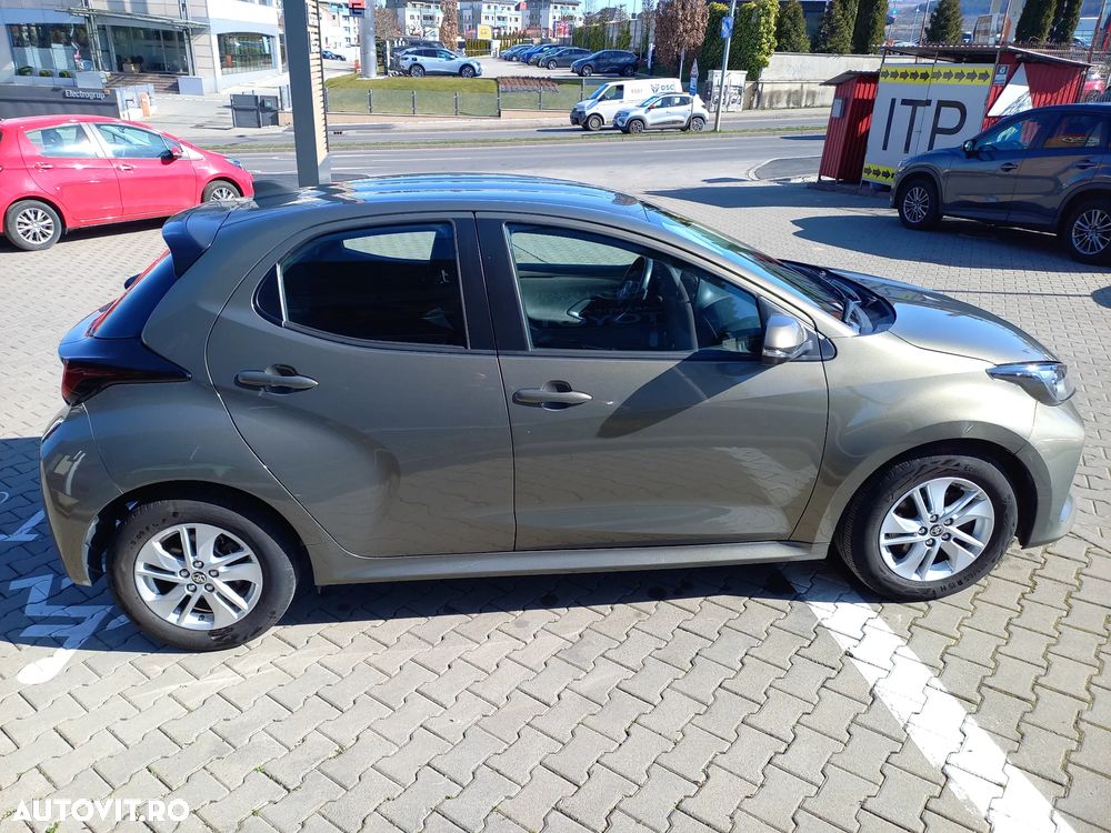 Toyota Yaris 1.5 VVT-i HSD Dynamic - 9