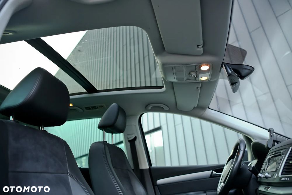 Volkswagen Sharan 2.0 TDI Blue Motion Highline - 25