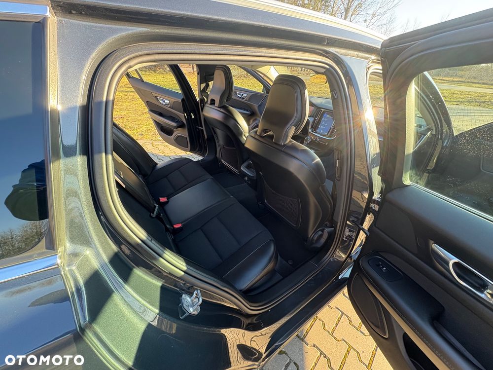 Volvo V60 D4 Geartronic Momentum - 16