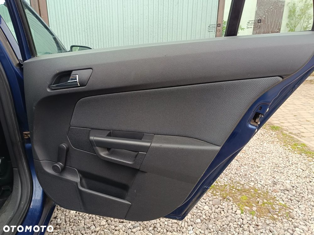 Opel Astra 1.9 CDTI - 24