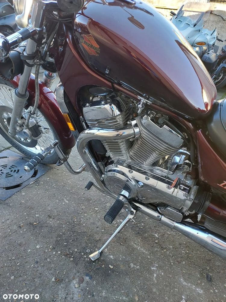 Suzuki Intruder - 3