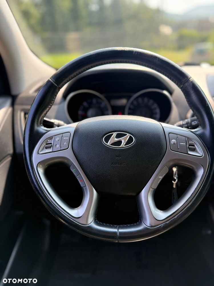 Hyundai ix35 2.0 CRDi 4WD Automatik Finale Silver - 12