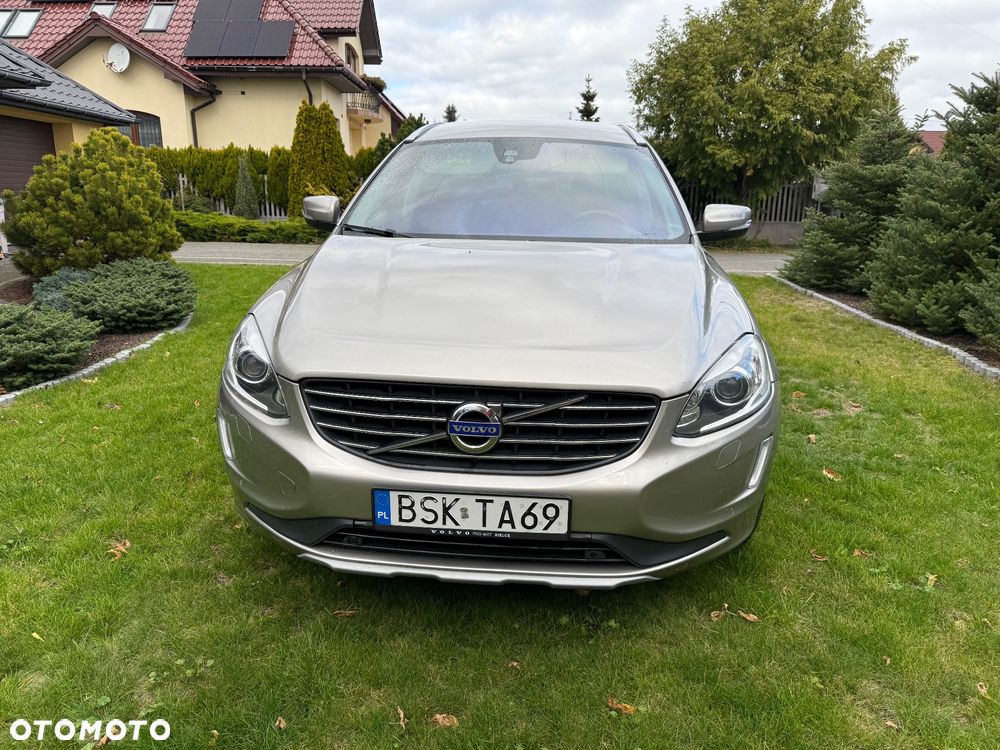 Volvo XC 60 D4 AWD Momentum - 2