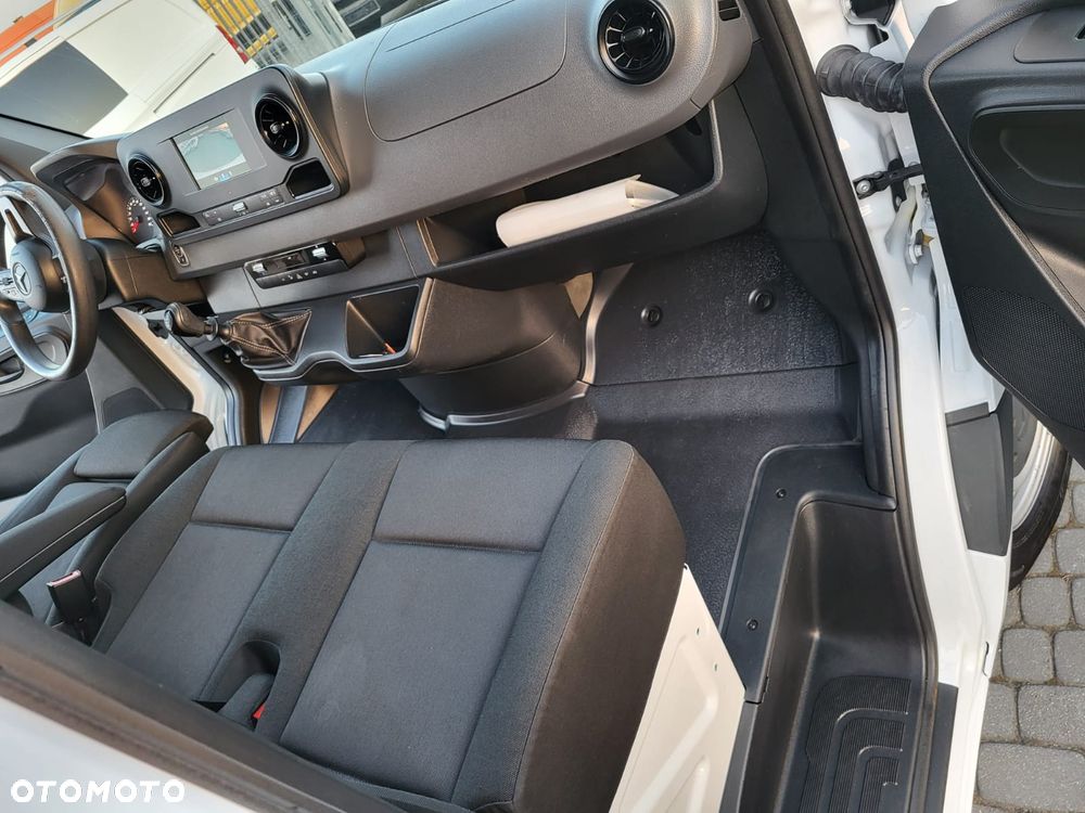 Mercedes-Benz SPRINTER 907 317 CDI-L2 H2 - 19800 KM-ŁADNY-HAK 3500 KG - 23