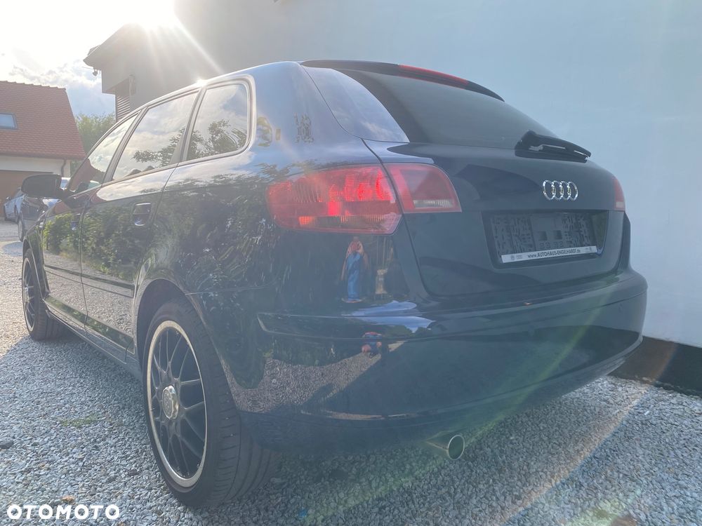 Audi A3 Sportback 1.6 FSI Attraction - 5
