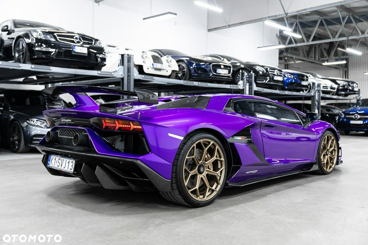 Lamborghini Aventador - 14