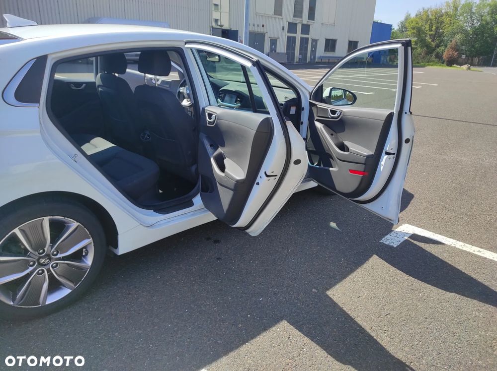 Hyundai IONIQ - 6