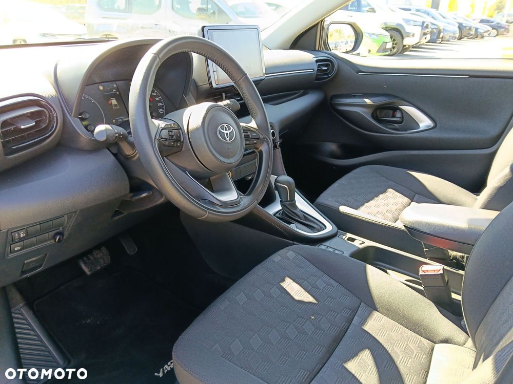 Toyota Yaris - 10