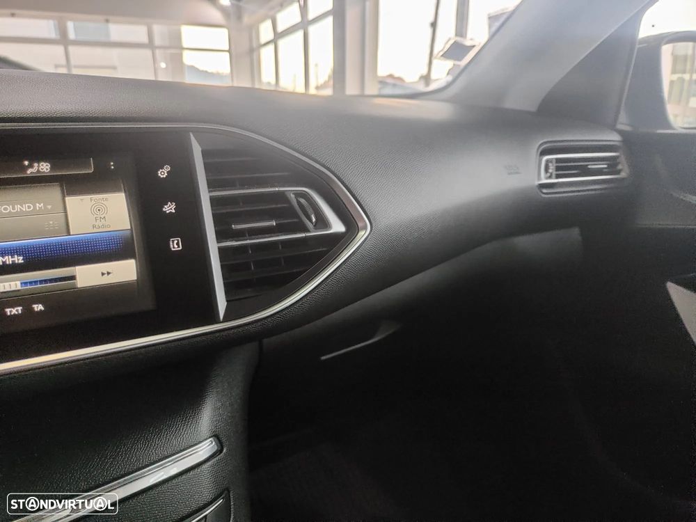 Peugeot 308 1.6 e-HDi Active CVM6 - 35