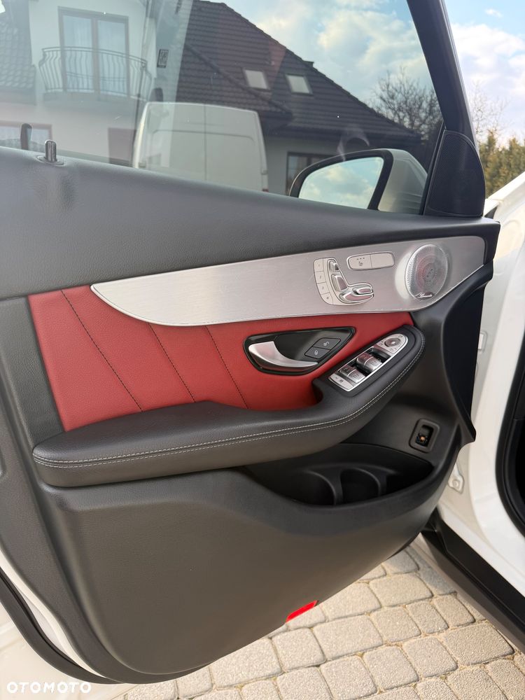 Mercedes-Benz GLC 300 4Matic 9G-TRONIC AMG Line Plus - 14