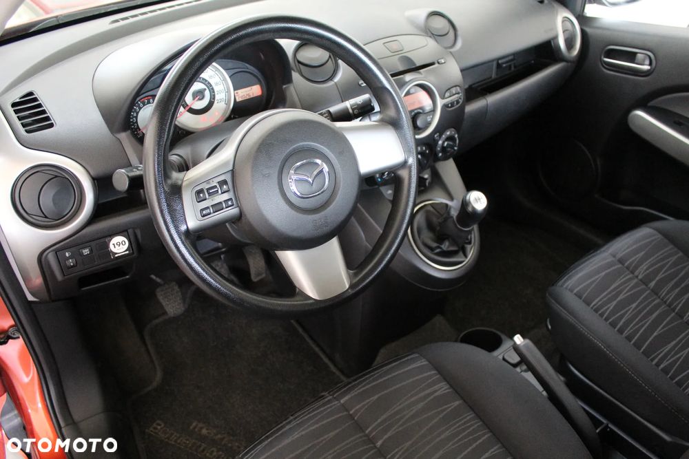 Mazda 2 - 10
