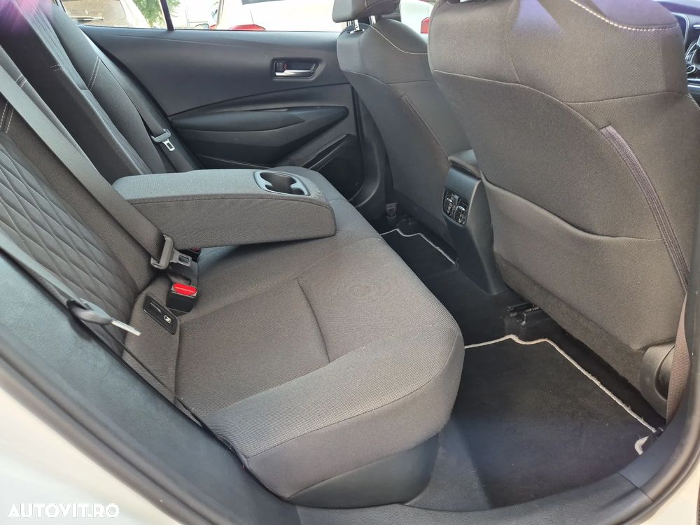 Toyota Corolla 1.8 HSD Business - 22