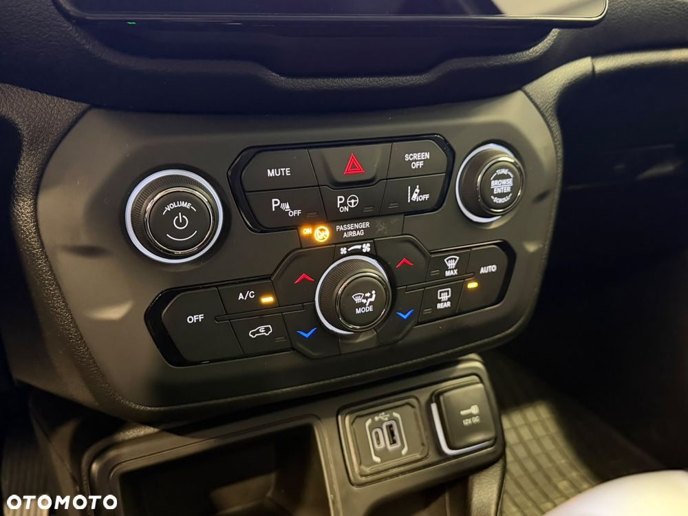 Jeep Renegade 1.5 T4 mHEV FWD S&S DCT - 30