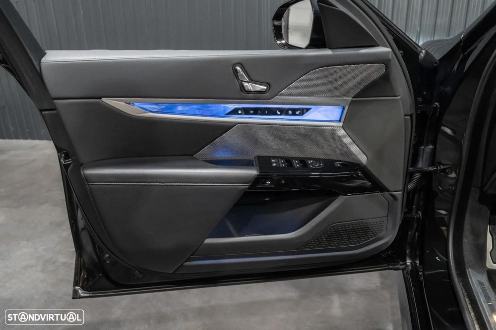 BMW 750 750e xDrive Pack Desportivo M - 18