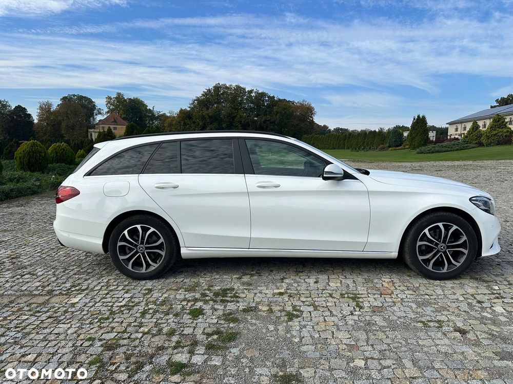 Mercedes-Benz C-Class 2019 photo 4