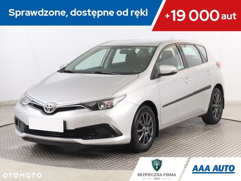 Toyota Auris - 1
