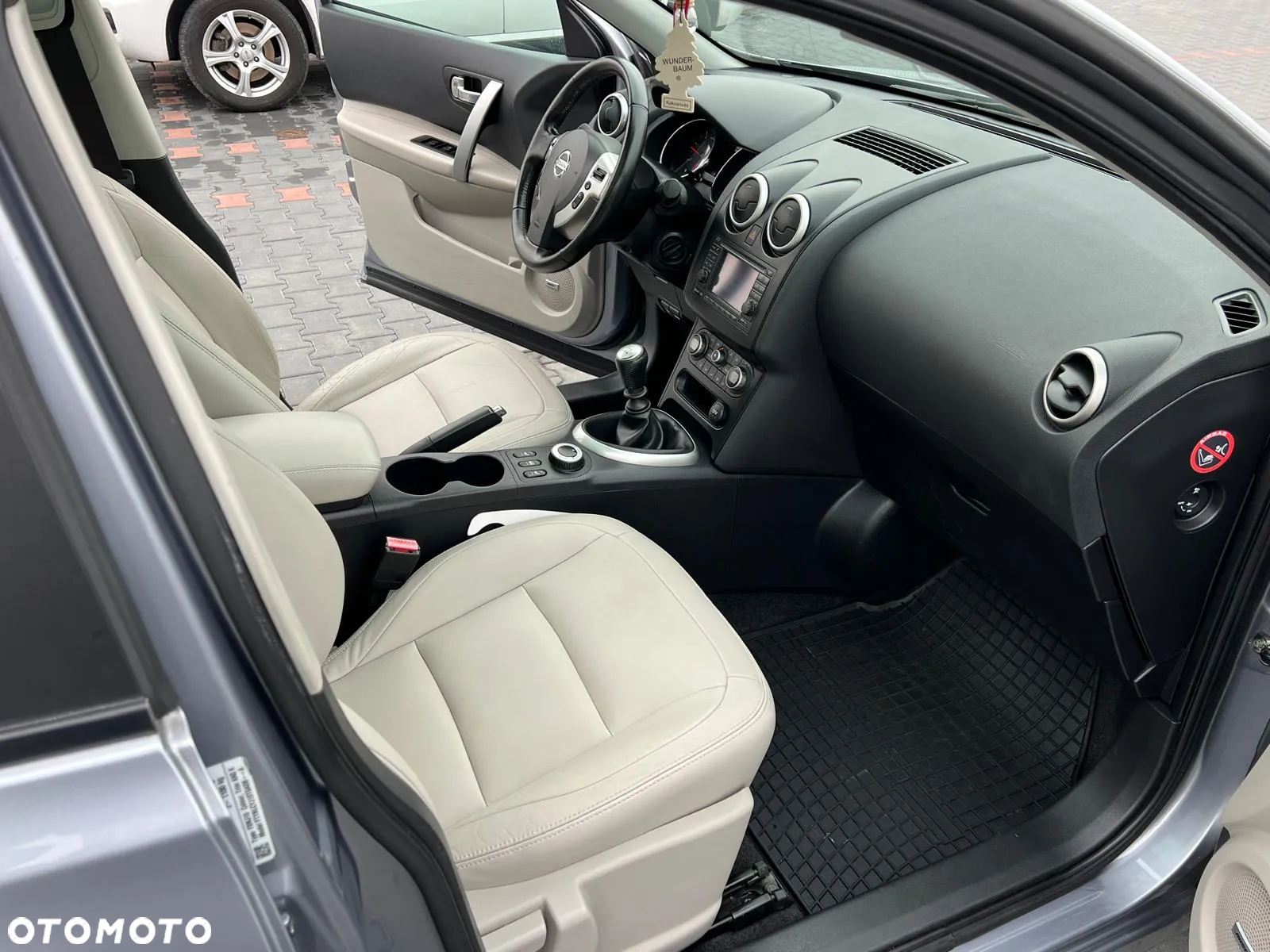 Nissan Qashqai 2.0 dCi 4 x 4 DPF tekna - 11