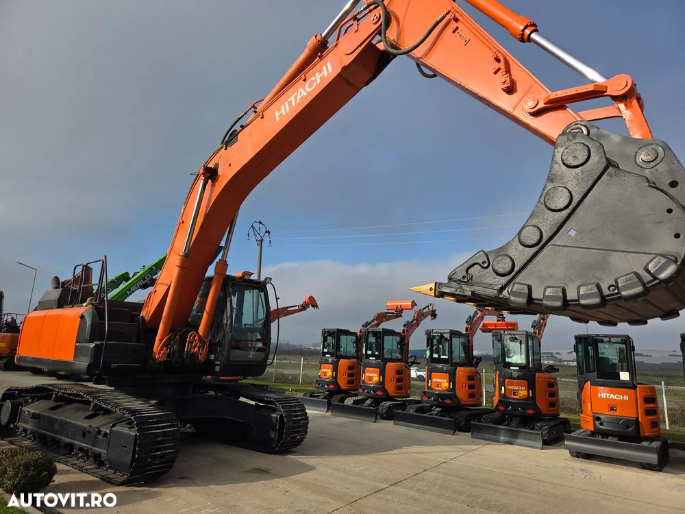 Hitachi ZX350-6, 2019, 12.535h, cupa NOUA 2,2mc, Masa operationala 36,3t, 3 pompe hidr HITACHI, ad sapare 8m, inst picon, lant 90% ok doar 293h mars, camera spate si laterale, AC, ridica 22 tone, posibilitate leasing 4 ani-STARE BUNA-PROMOTIE 83.900 EUR+Tva - 3