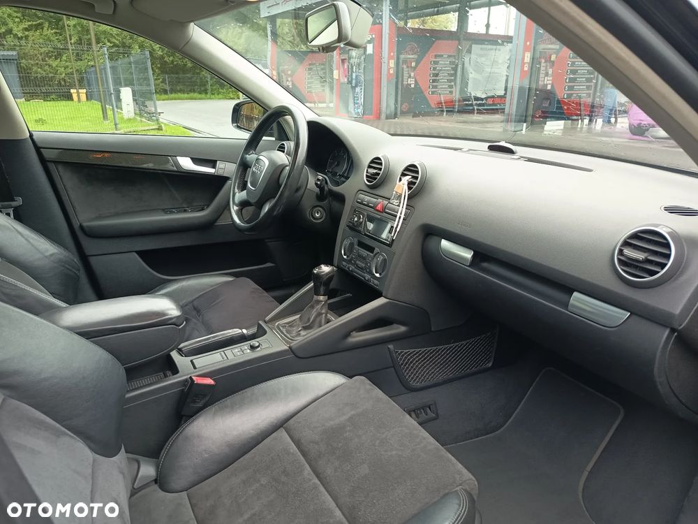 Audi A3 Sportback - 12