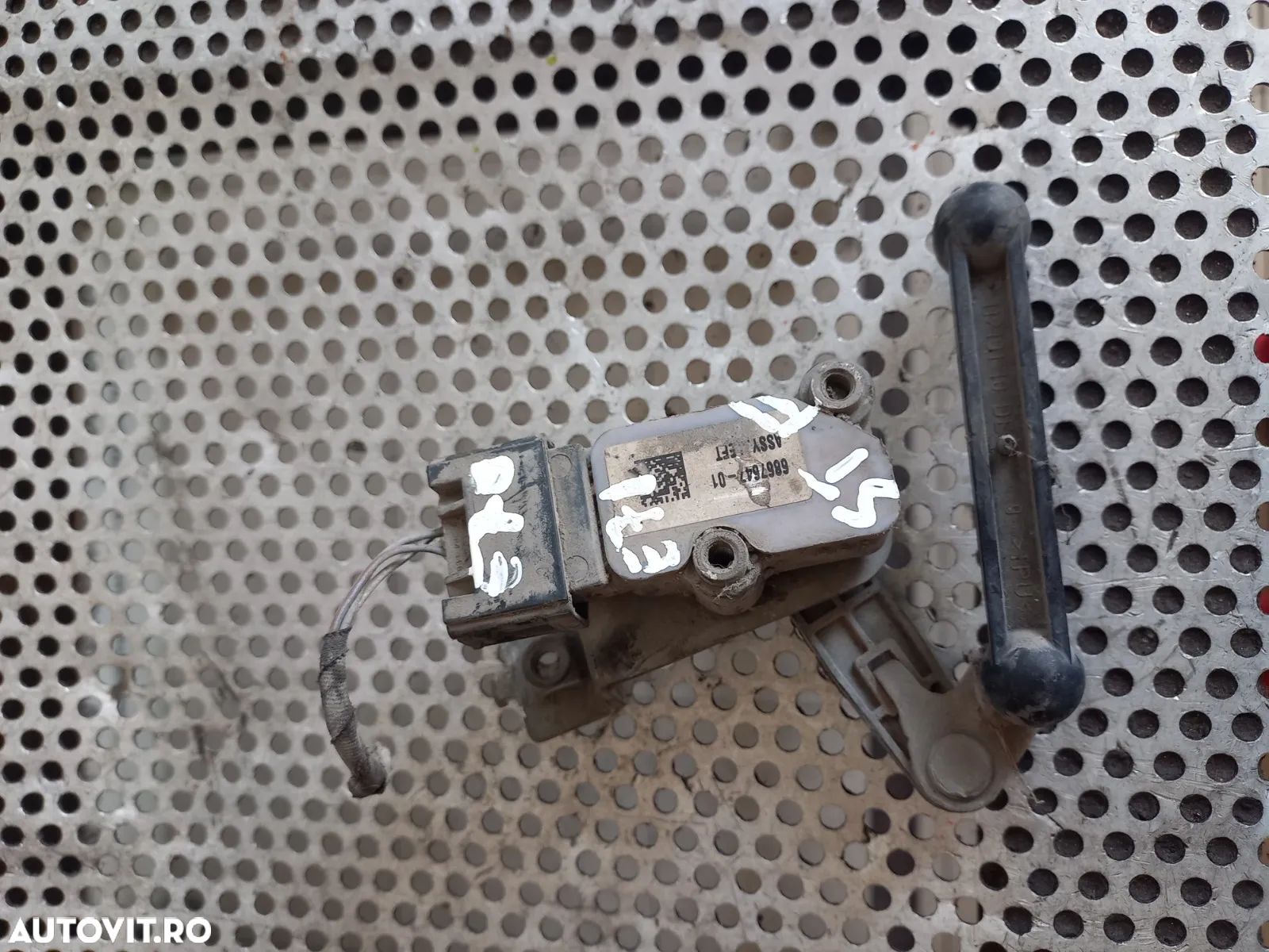 Cantar Senzor Nivel Far Xenon Stanga Fata Bmw X5 X6 E70 E71 - Dezmembrez Bmw - Dezmembrari Arad - 1