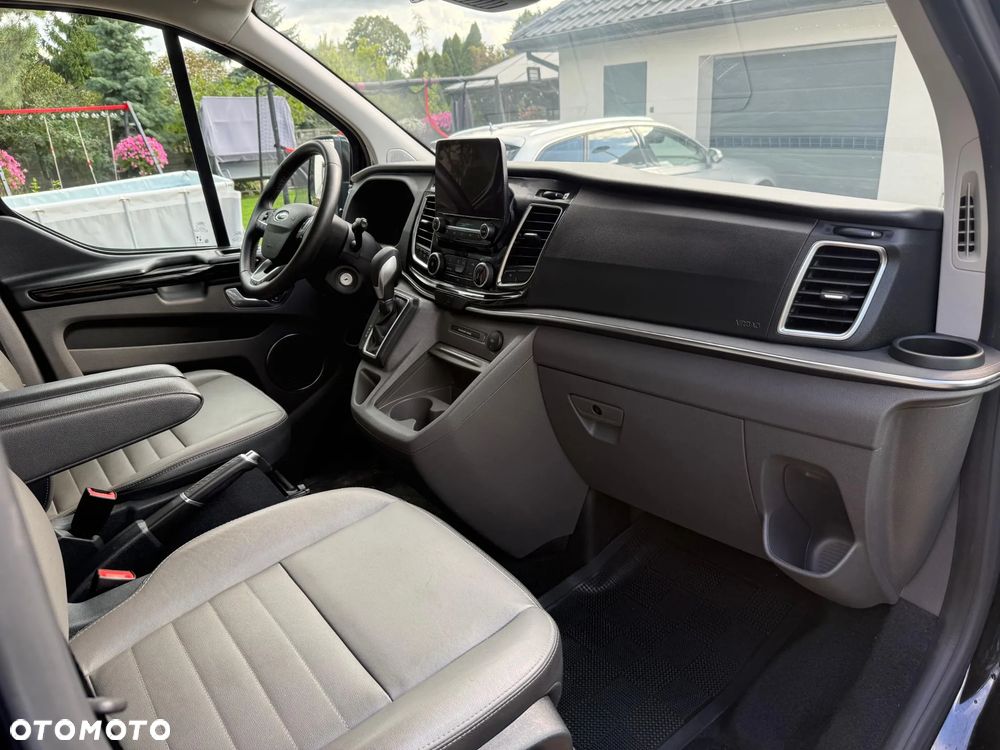 Ford Tourneo Custom - 9