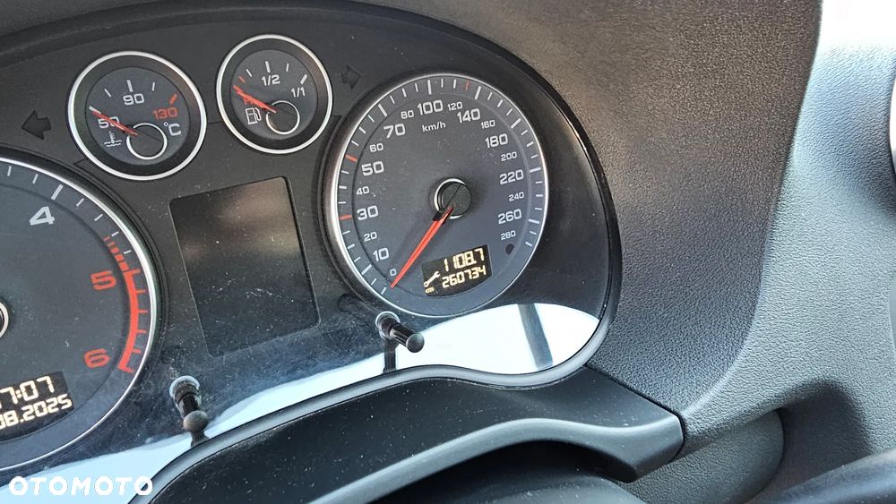 Audi A3 Sportback 1.6 TDI DPF Ambiente S tronic - 22