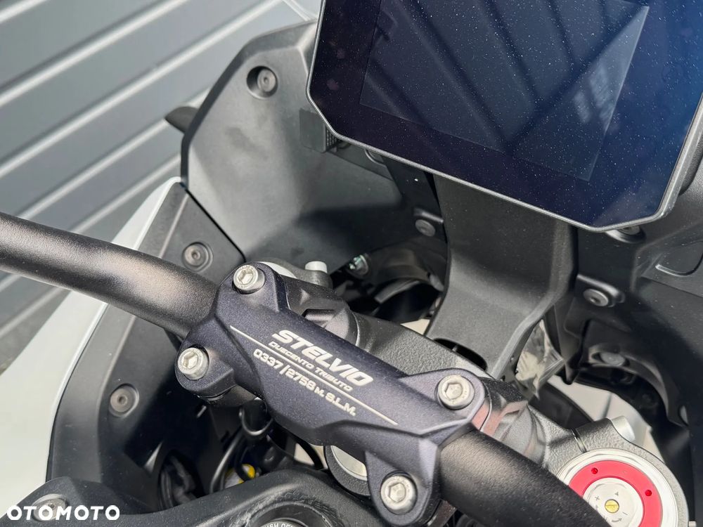 Moto Guzzi Stelvio - 8