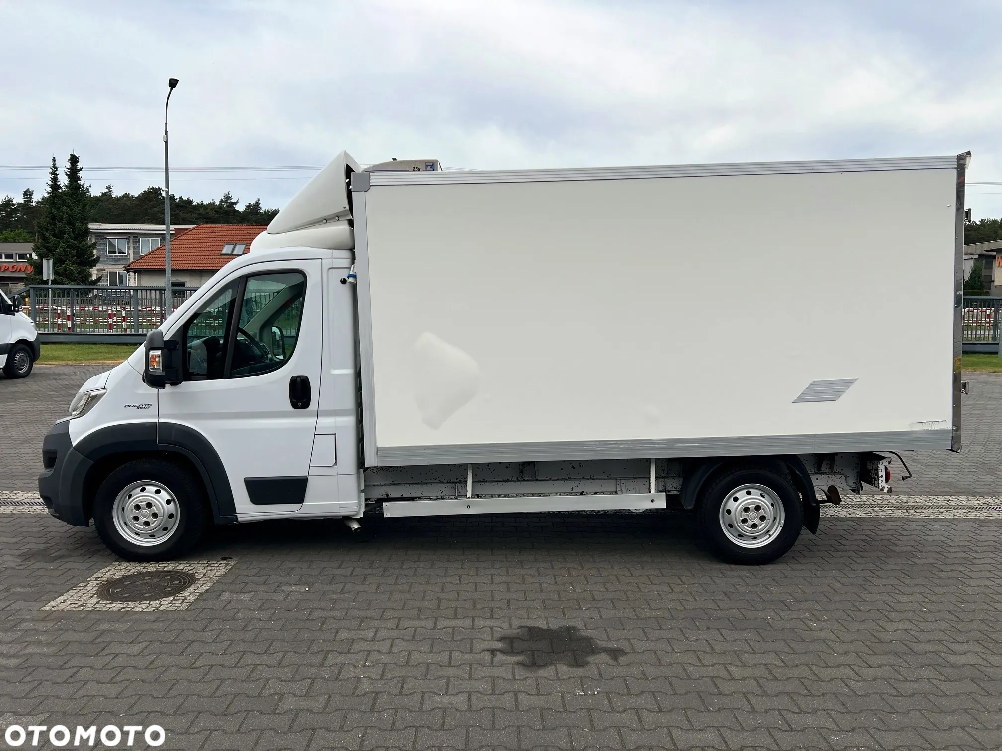 Fiat Ducato Kontener 3x Drzwi, Chłodnia/Mroźnia + 230V Zarejestrowany w PL - 2