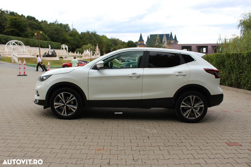 Nissan Qashqai 1.3 l MHEV X-Tronic N-Connecta - 4