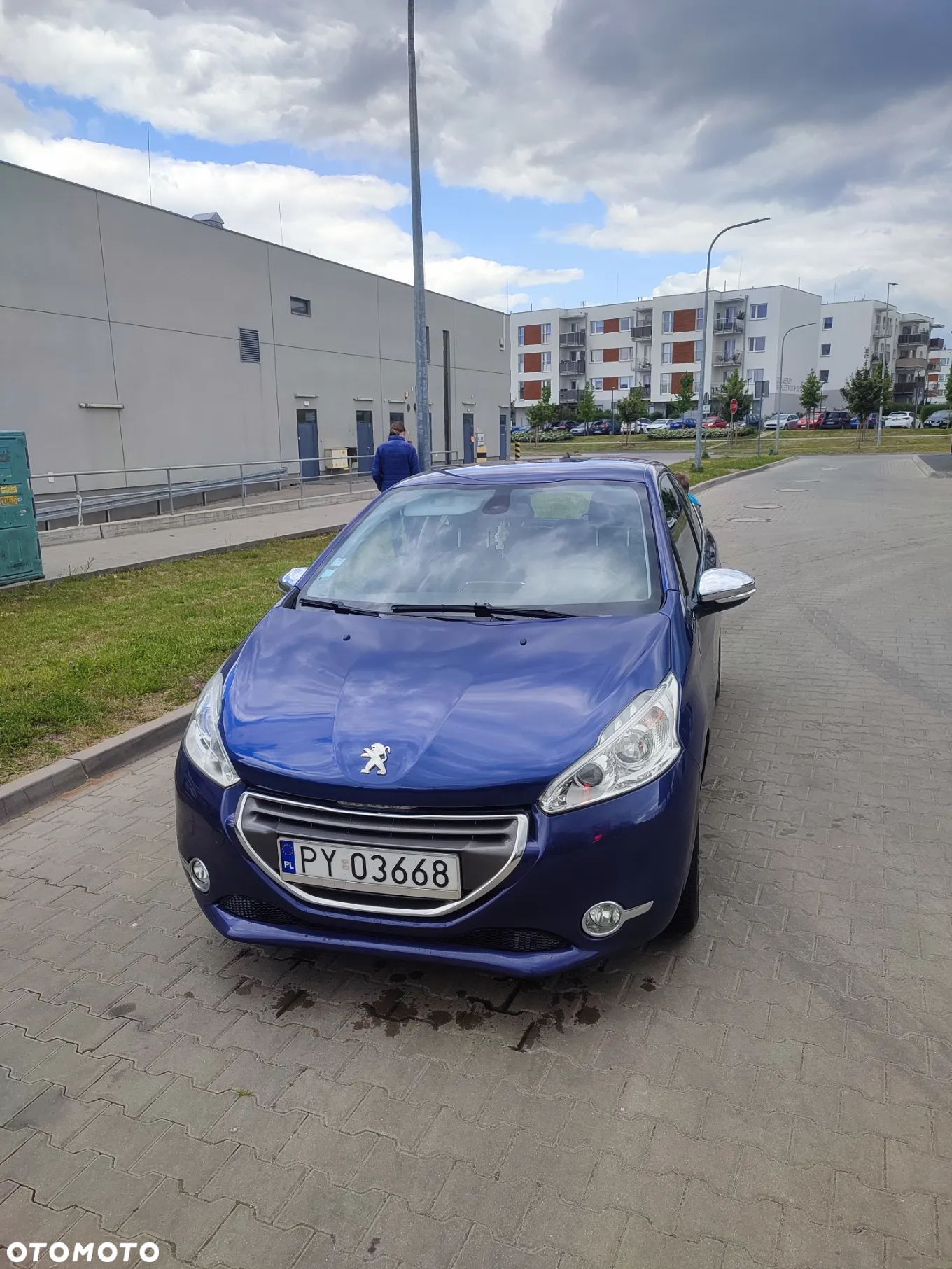 Peugeot 208 e-HDi 92 Stop&Start Allure - 1